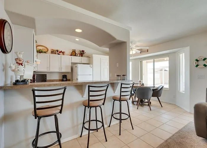 2 Mi To Lake & Dtwn: Lake Havasu City Home!