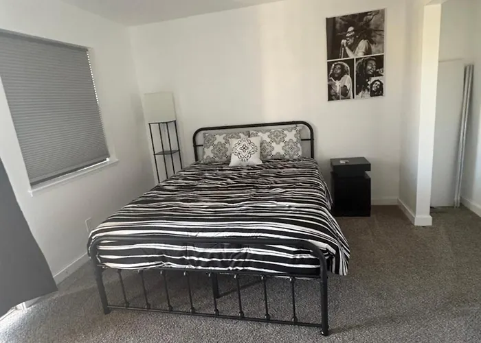Private Oasis Condo With River Views Across From Laughlin
