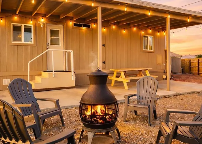 Near Laughlin Casinos, Mountain Views, Sleeps 6